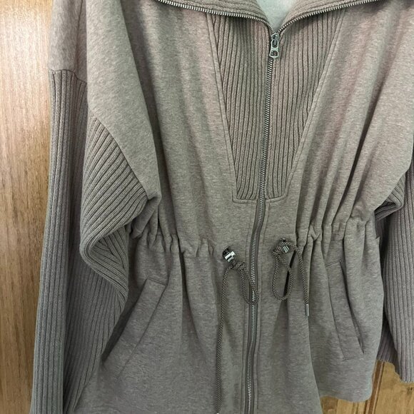 Varley | Tunic Zip-Up Sweatshirt with Cinched-Waist | Camel, Large - Picture 6 of 8